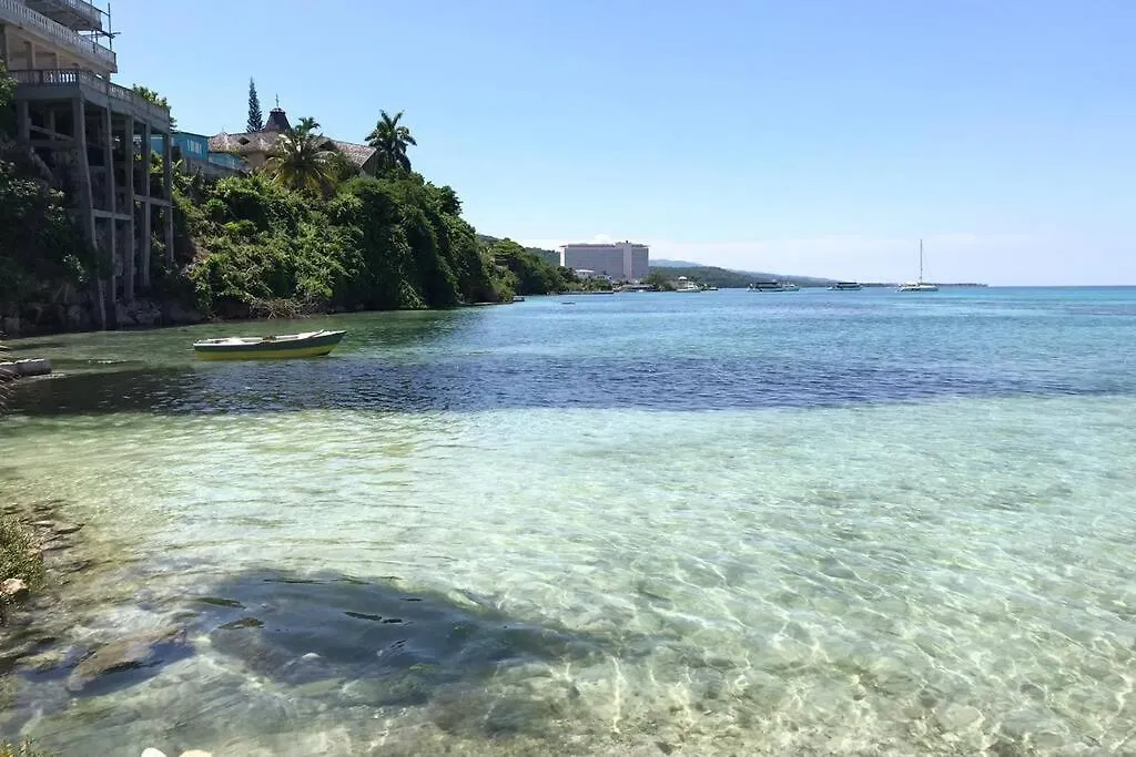Apartment Contemporary Ocean View 2Bed Carib Ocho Rios Condo